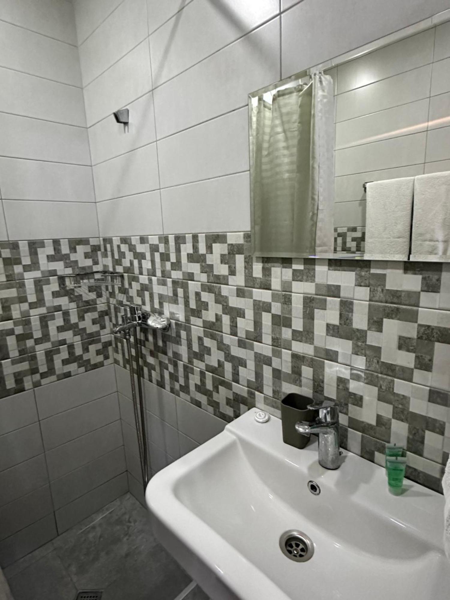 Hotel Lile Tbilisi Luaran gambar